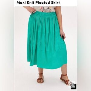 TORRID MAXI KNIT PLEATED SKIRT 3X PULL-ON COMFORT WAIST GREEN SIZE 22-24 NEW